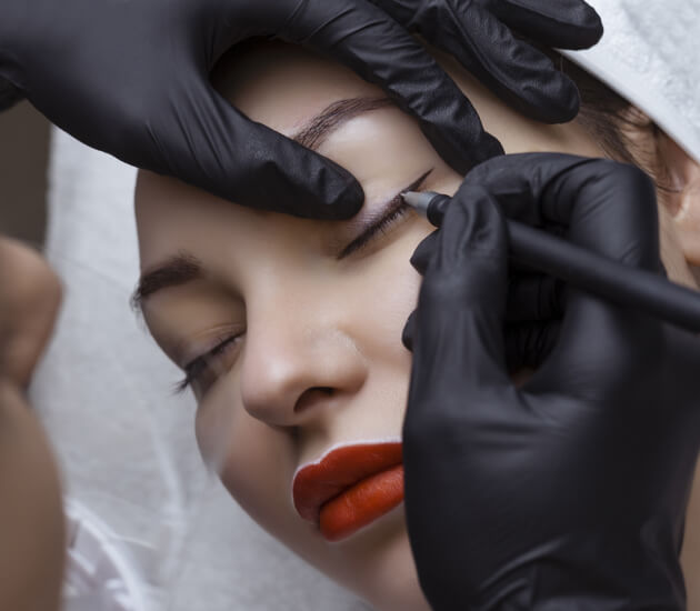 Мастер татуажа или мастер перманентного макияжа: 10 особенностей профессии